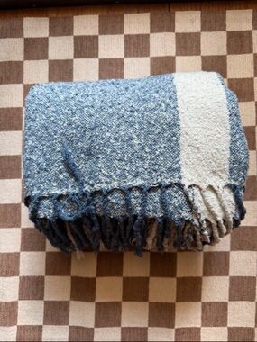 Better Homes And Gardens Blue and Cream Fringe Throw